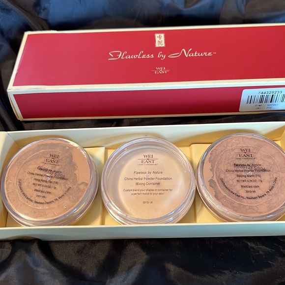 Wei East Flawless by Nature Enriched Herbal Foundation Set - Picture 2 of 6